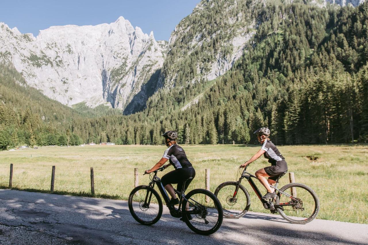 Kempinski Hotel Μπερχτεσγκάντεν Εξωτερικό φωτογραφία Mountain biking in the Alps
