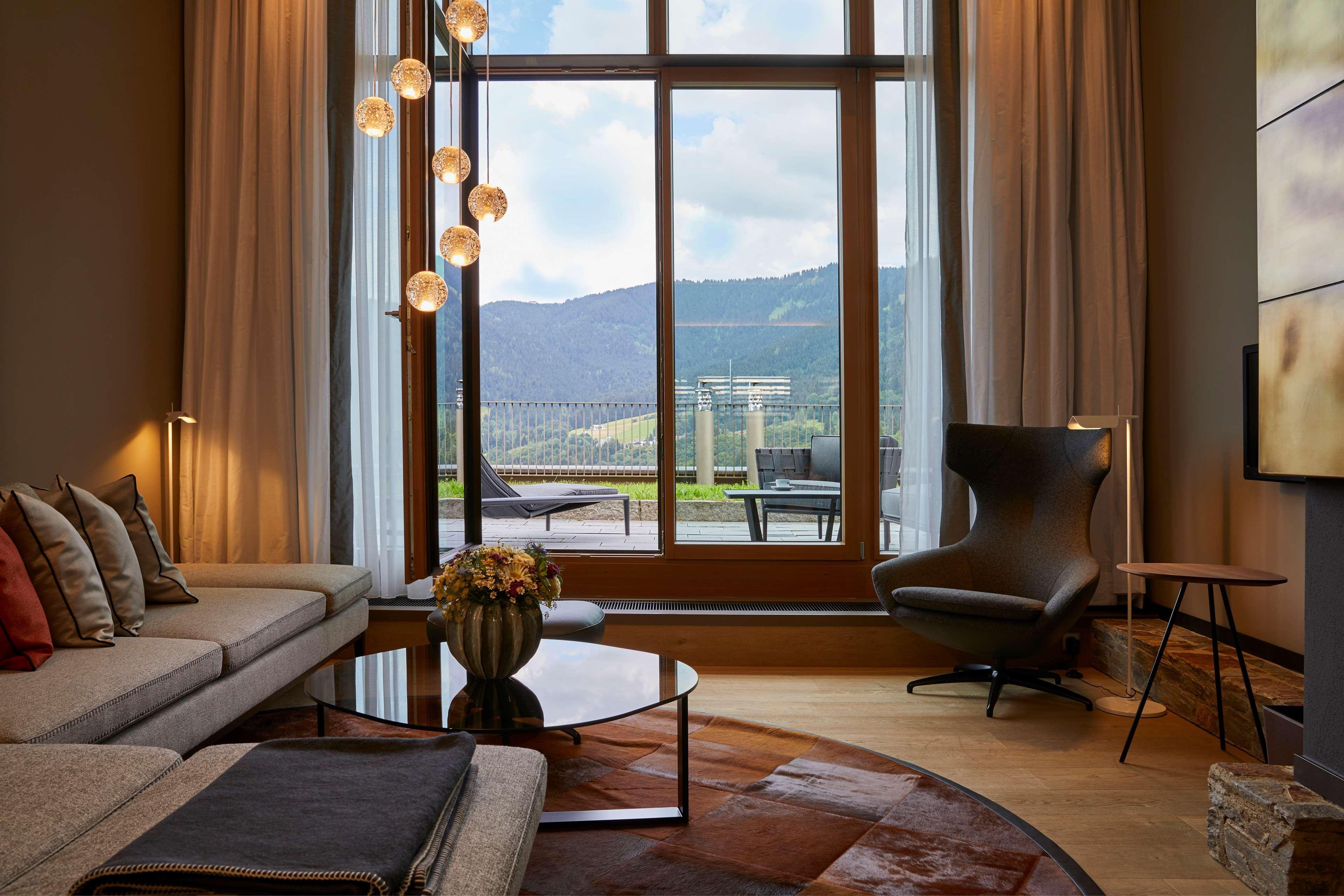 Kempinski Hotel Μπερχτεσγκάντεν Εξωτερικό φωτογραφία A suite at the hotel