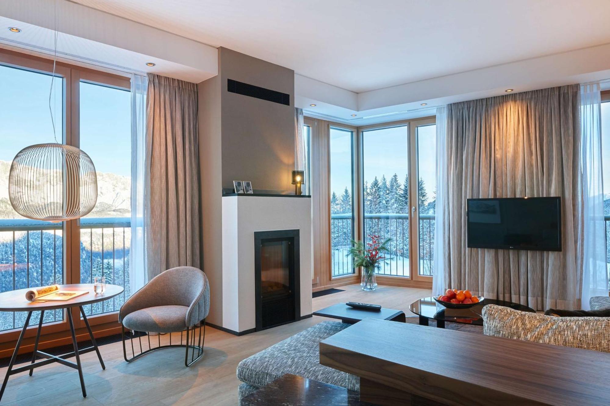 Kempinski Hotel Μπερχτεσγκάντεν Εξωτερικό φωτογραφία A living room in a modern house
