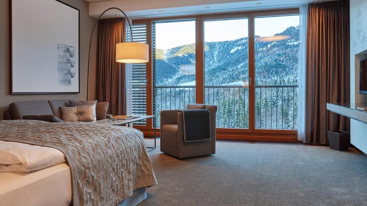 Kempinski Hotel Μπερχτεσγκάντεν Εξωτερικό φωτογραφία A room at the Hotel de la Couronne
